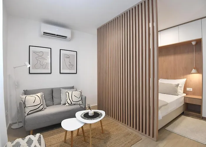 Consul - Center * Zára